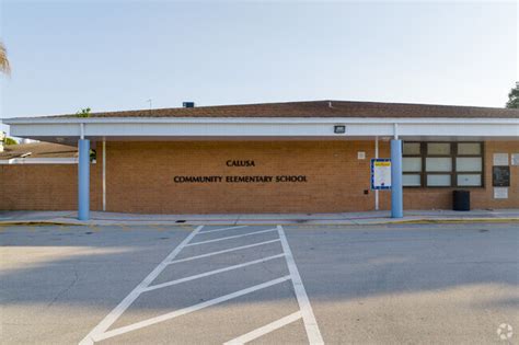 Calusa Elementary School campus entrance in Boca Raton