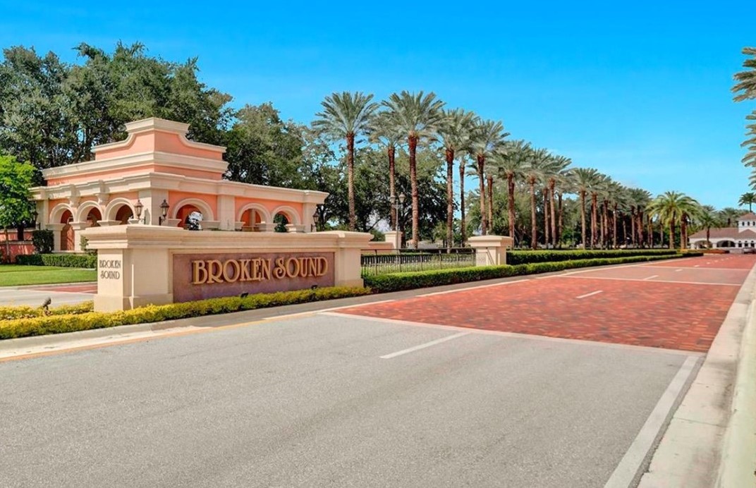 Broken Sound community entrance and staffed access gate in Boca Raton